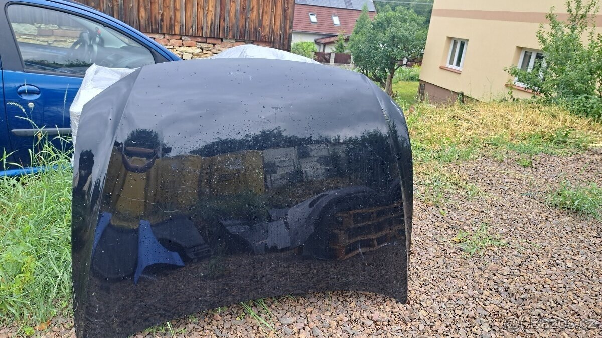 Prodám Kapotu na Passat B8