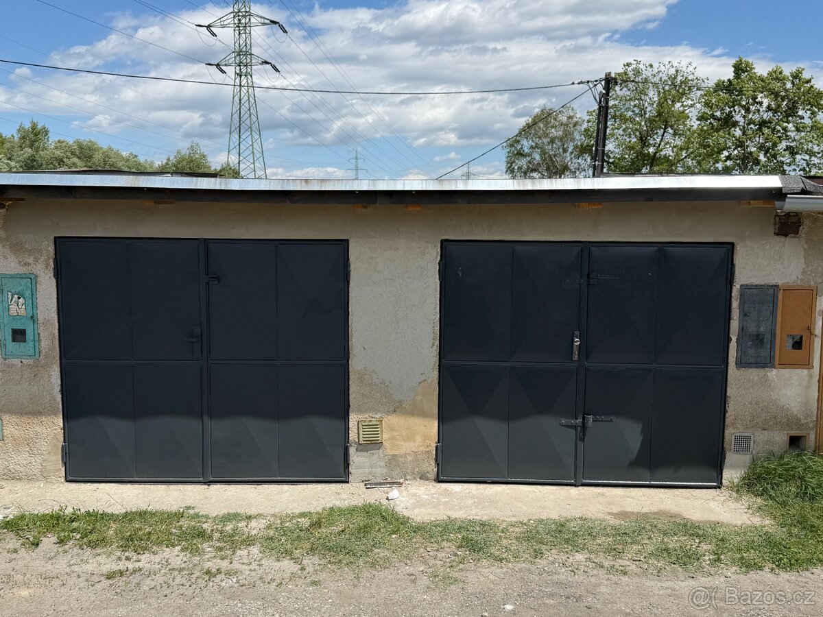 Dvě garáže