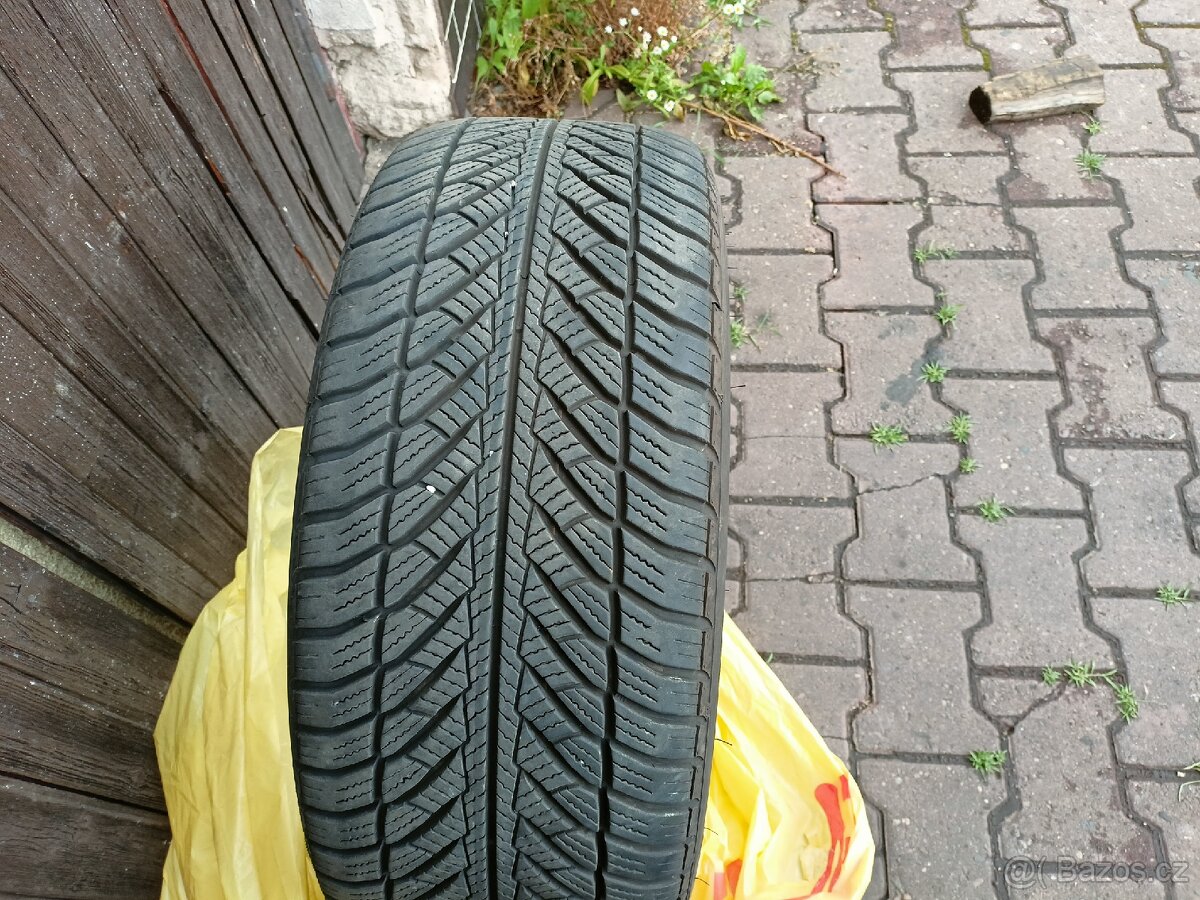 Goodyear Ultra Grip 8 Performance – 245/45 R18