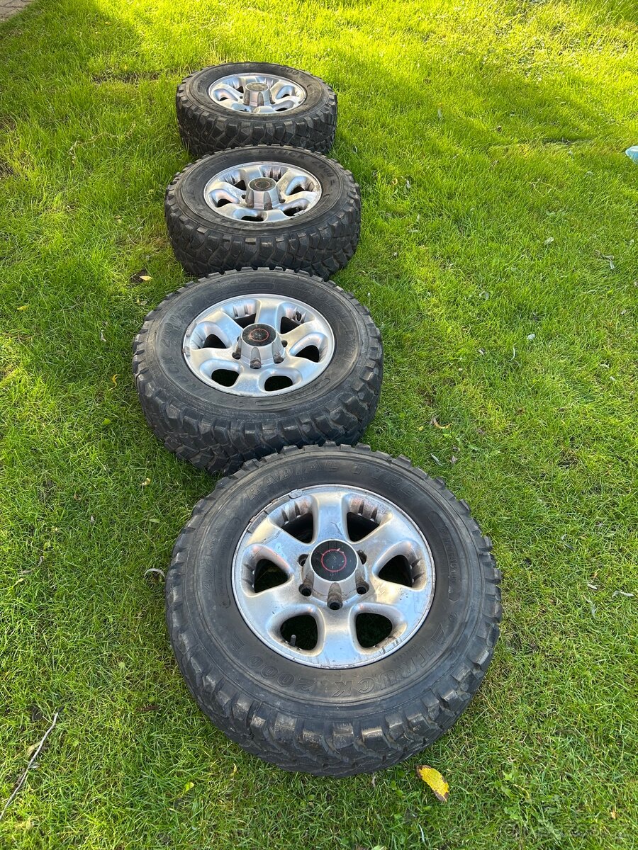 245/70 R16
