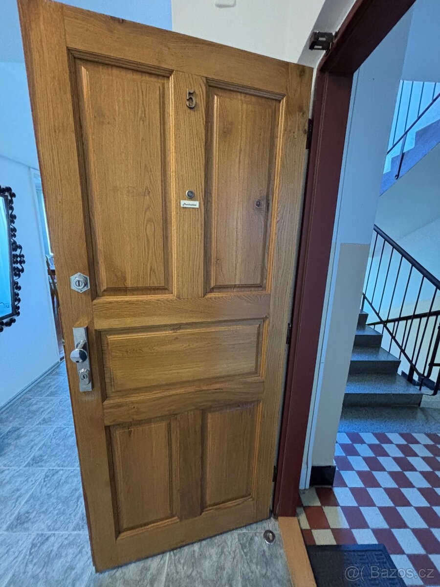 Vchodové bezpečnostní dveře