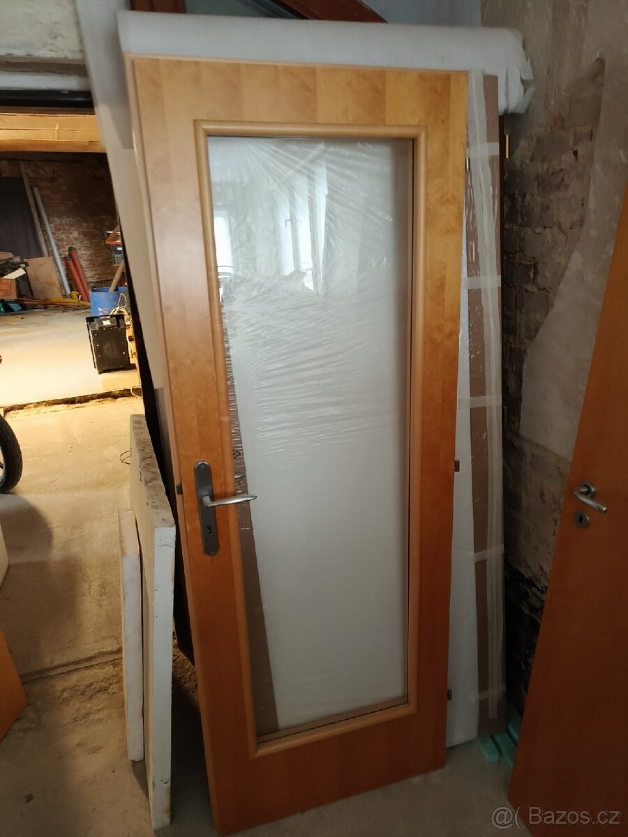 Dveře 70 skleněné levé