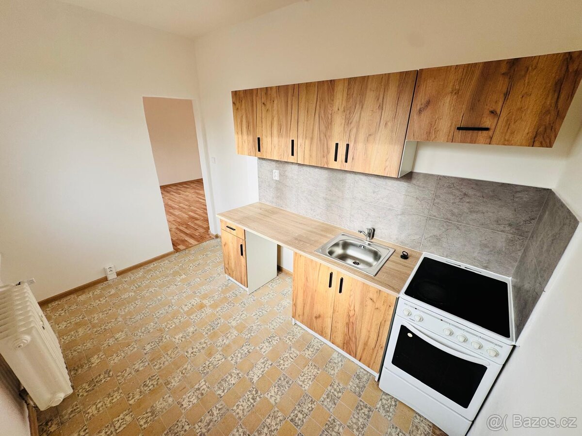 (403) Pronájem, byt 2+1, 54 m, Hlavní 659, Chodov