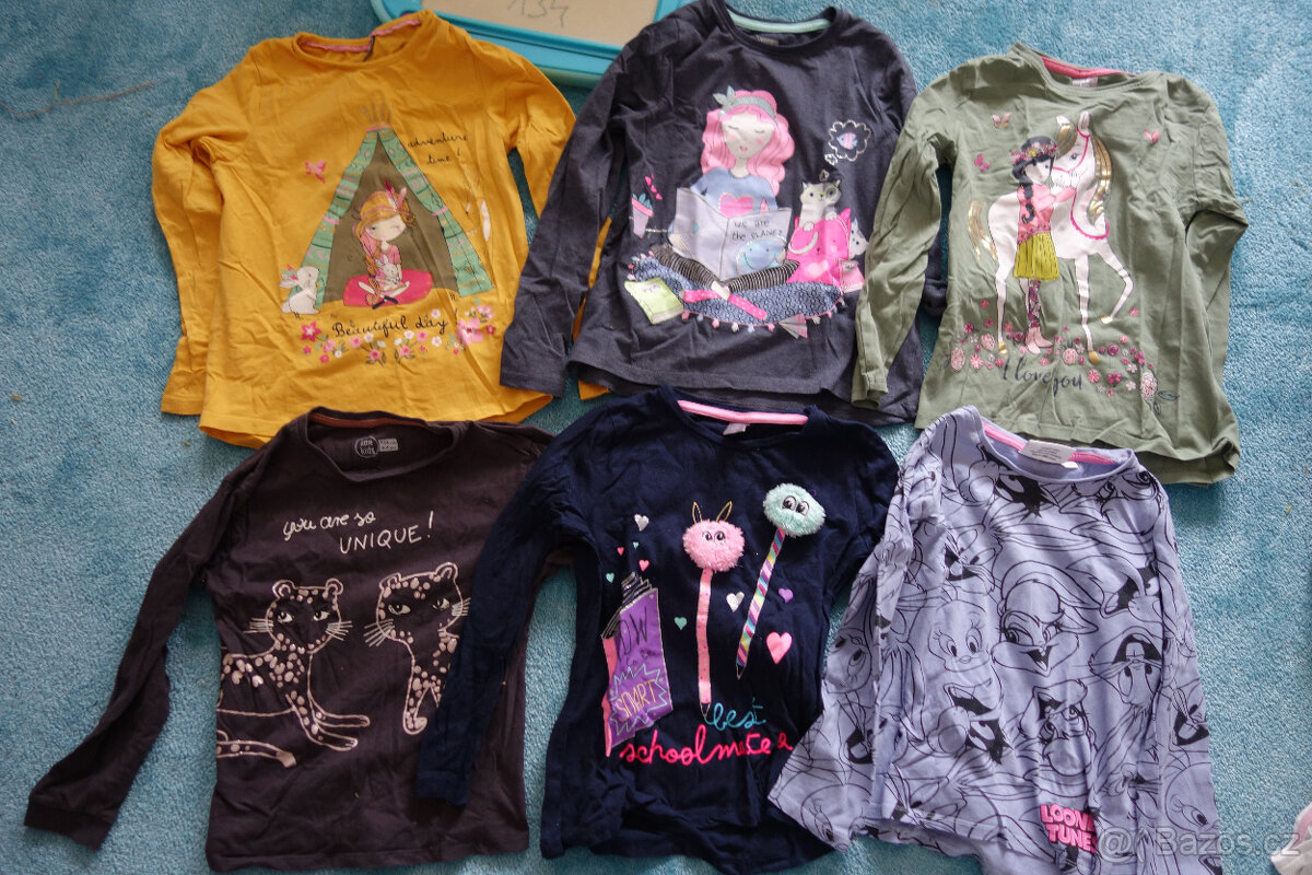 Dívčí trička vel.134