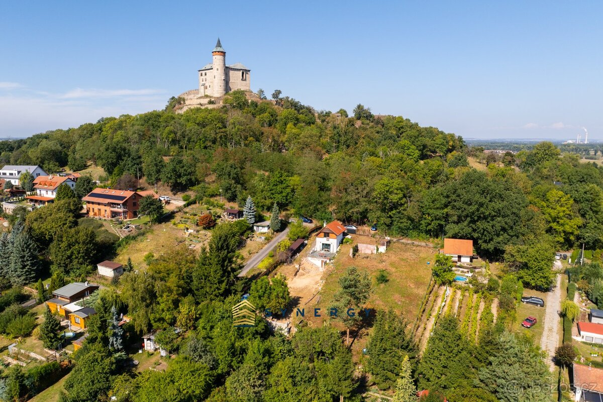 Prodej pozemku pod Kunětickou horou 1128m2, ev.č. 00037