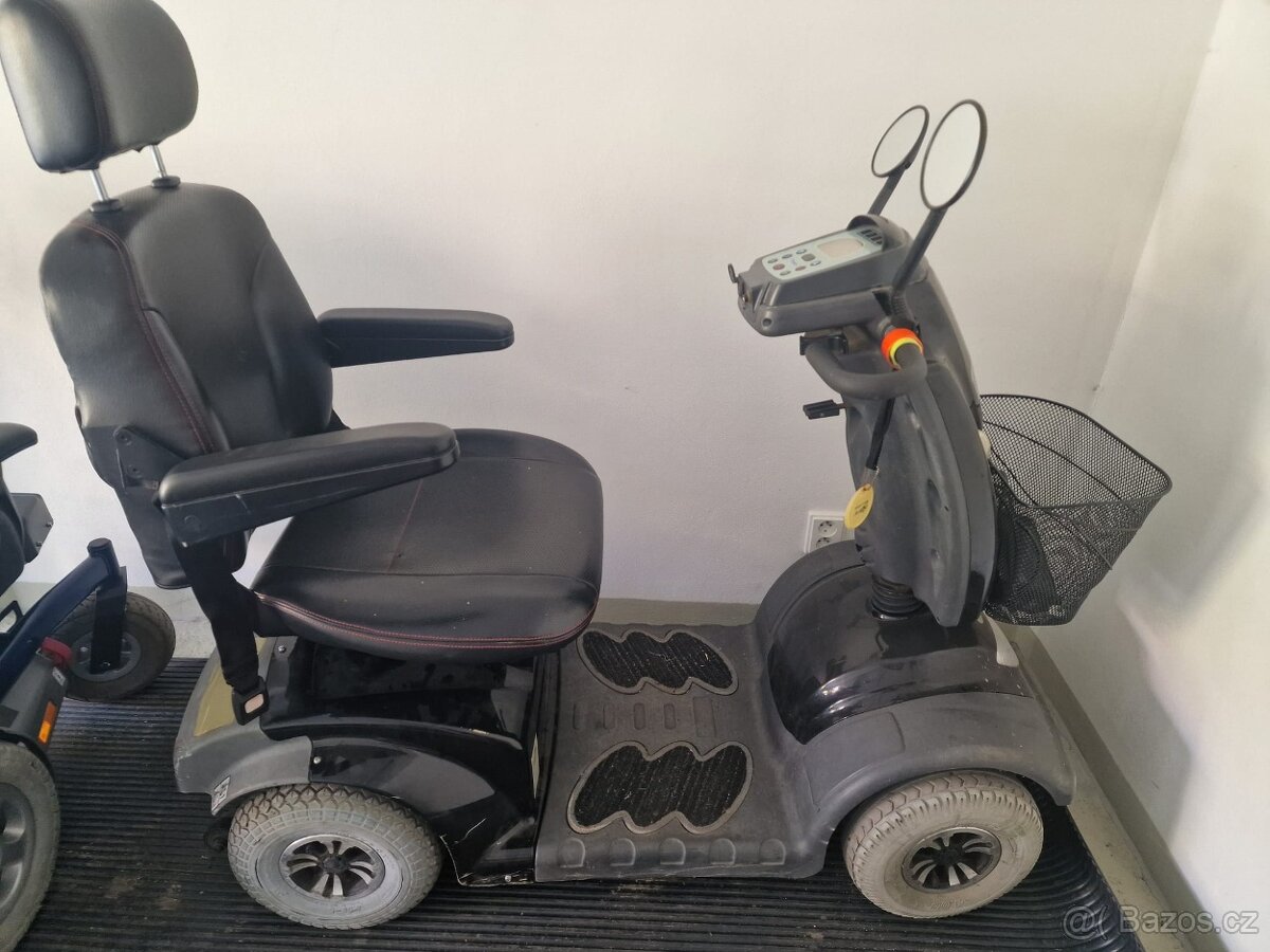 Invalidní čtyřkolku