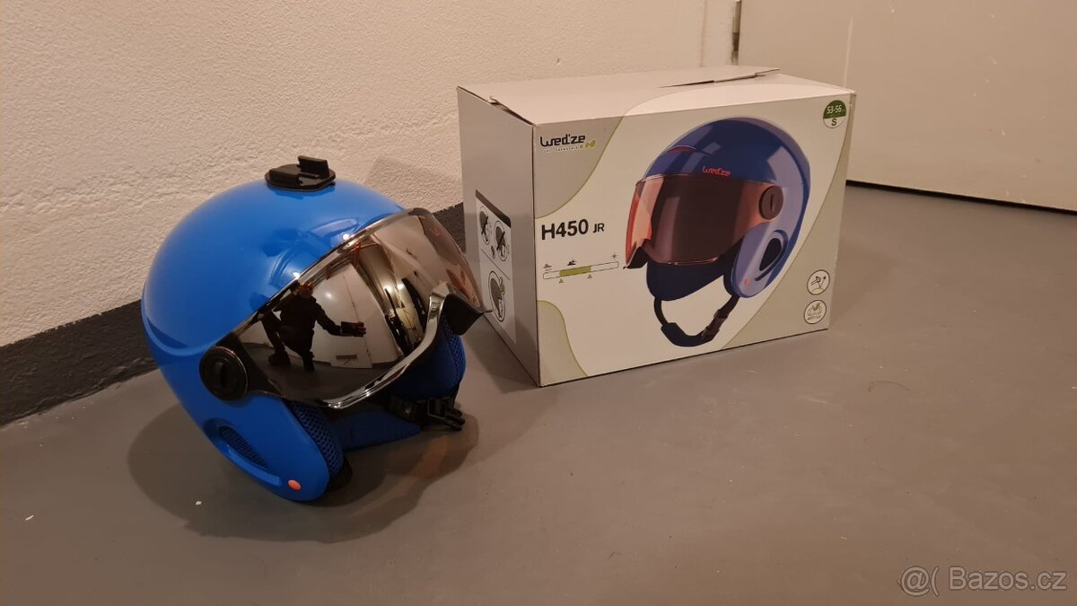 Dětská helma se štítem