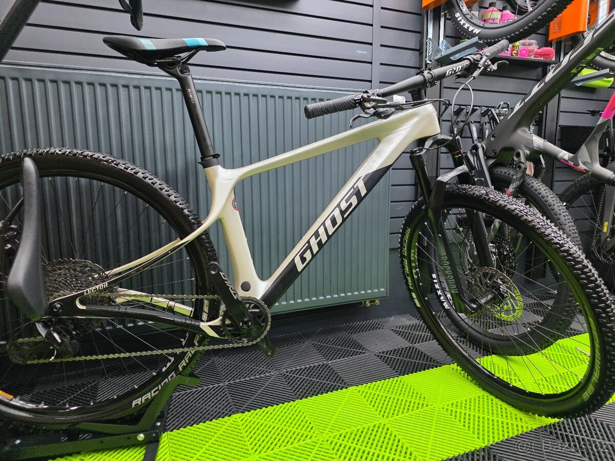 Ghost Lector vel. M r.v. 2022