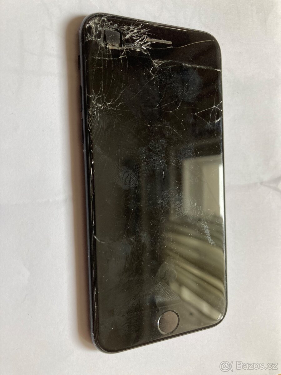 Mobil na náhradní díly