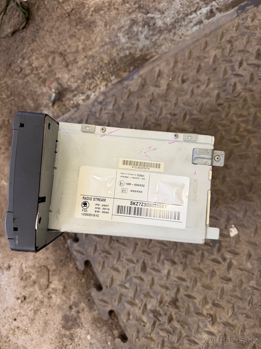 Prodam autoradio originál octavia 2