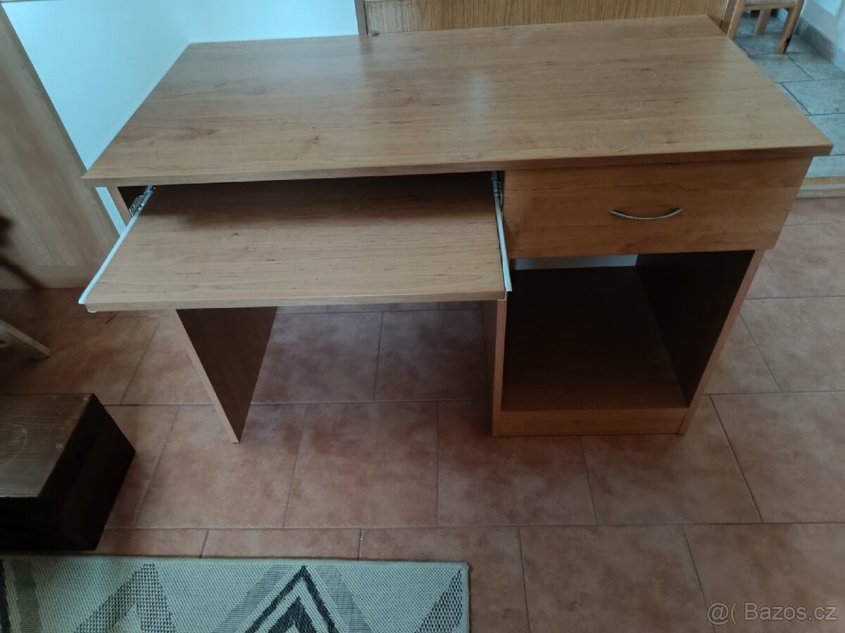 Psací stůl