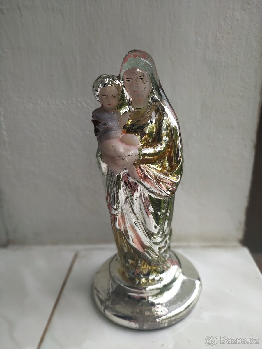soška Panenky Marie s Jezulátkem