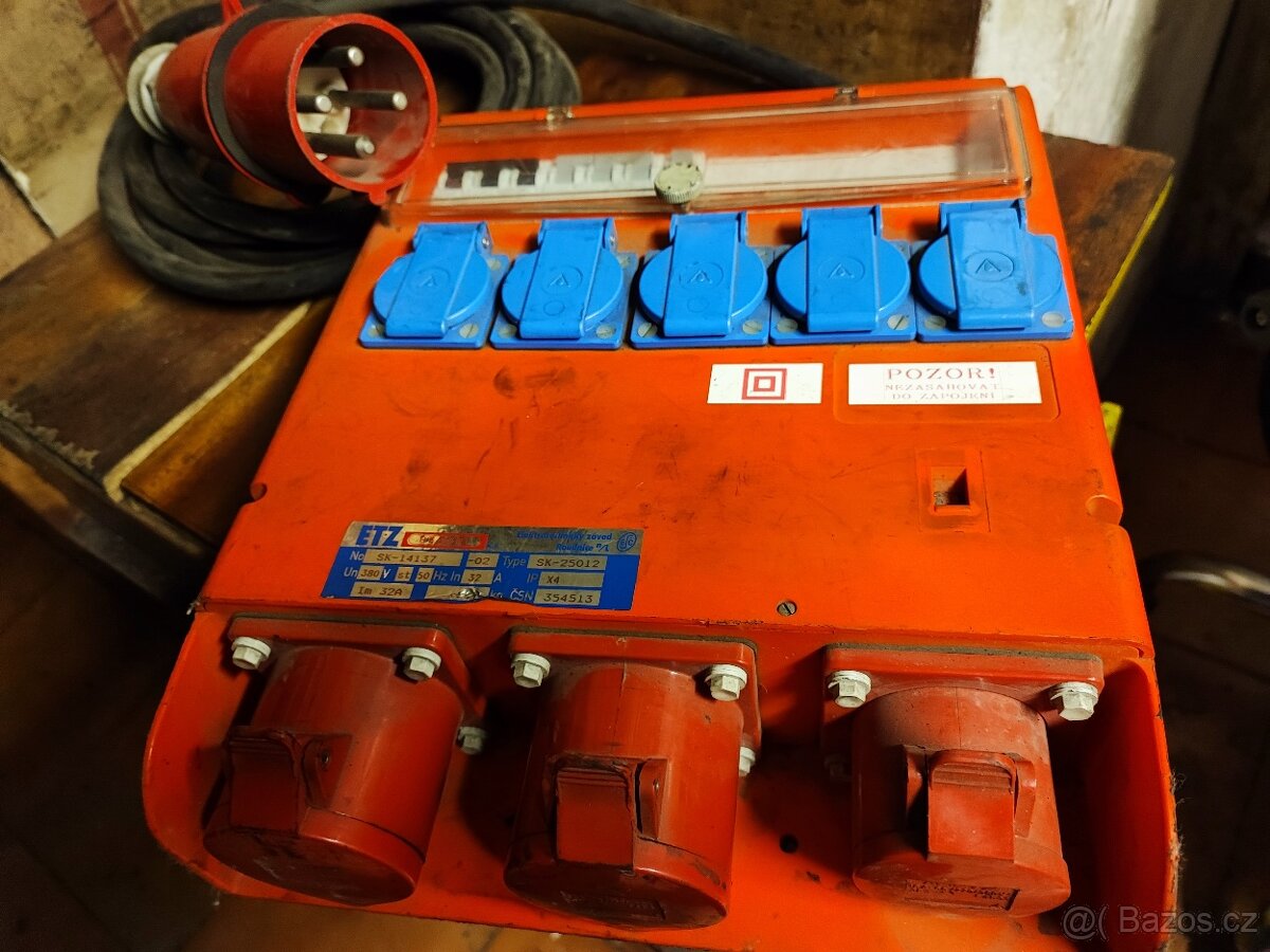 Nabízím stavební rozvaděč E.T.I. SK-14137 - 02