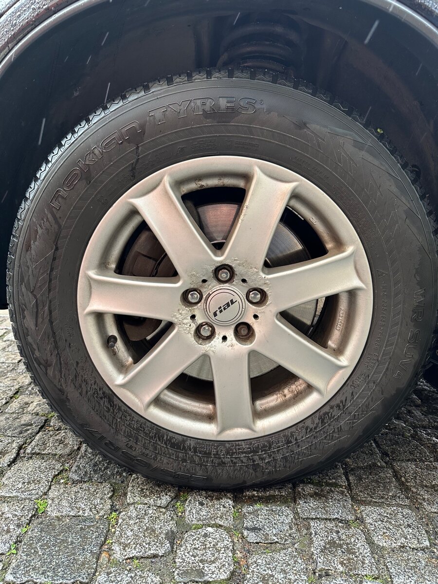 Volvo XC90 235/65/17 celá kola