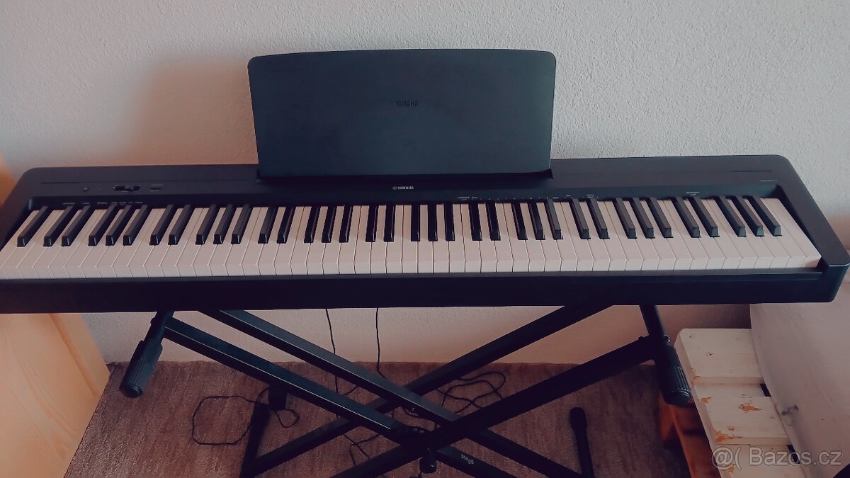 Digitální piano P-145B komplet sestava