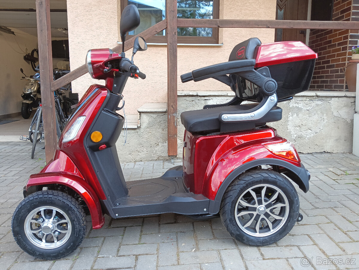 Elektrická čtyřkolka SELVO 41000Li, seniorský vozík