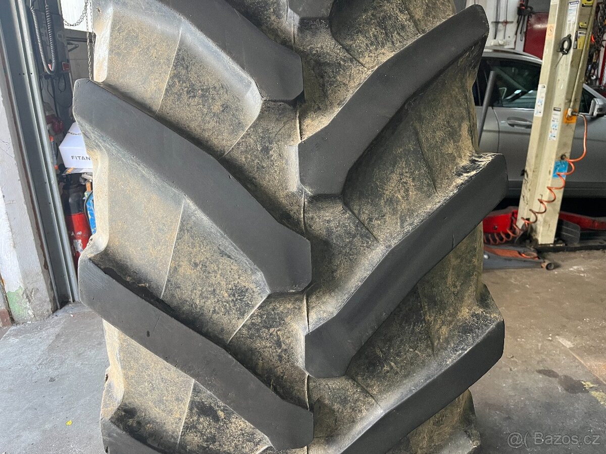 PIRELLI pneu 650/65r42 650 65 42 R42 650/65/42