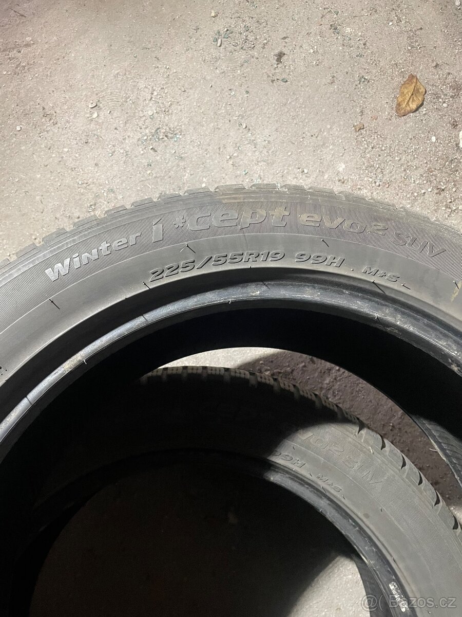 225/55 R19 Zimní dvě gumy