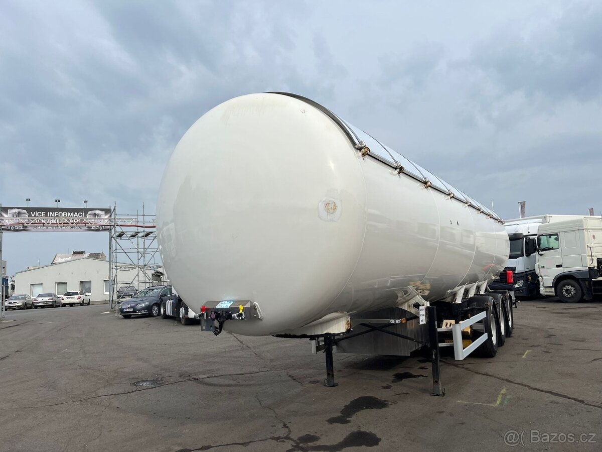 KADATEC KA350C GASTANK 51 m3 nápravy BPW