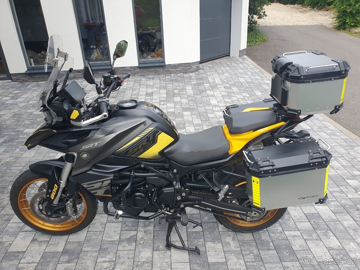 QJ MOTOR SRT 800 SX