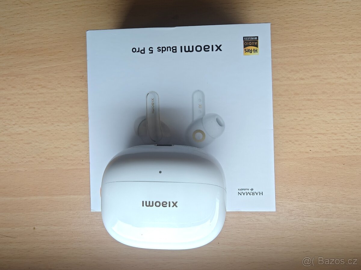 Bluetooth sluchátka Xiaomi buds 5 pro bílé top stav