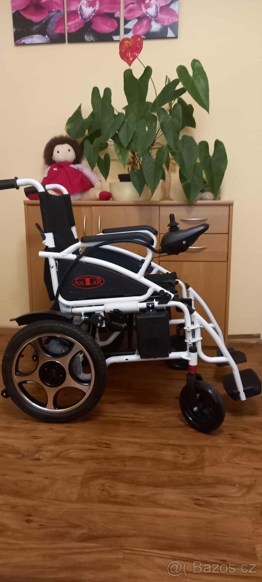 Elektrický invalidní vozík