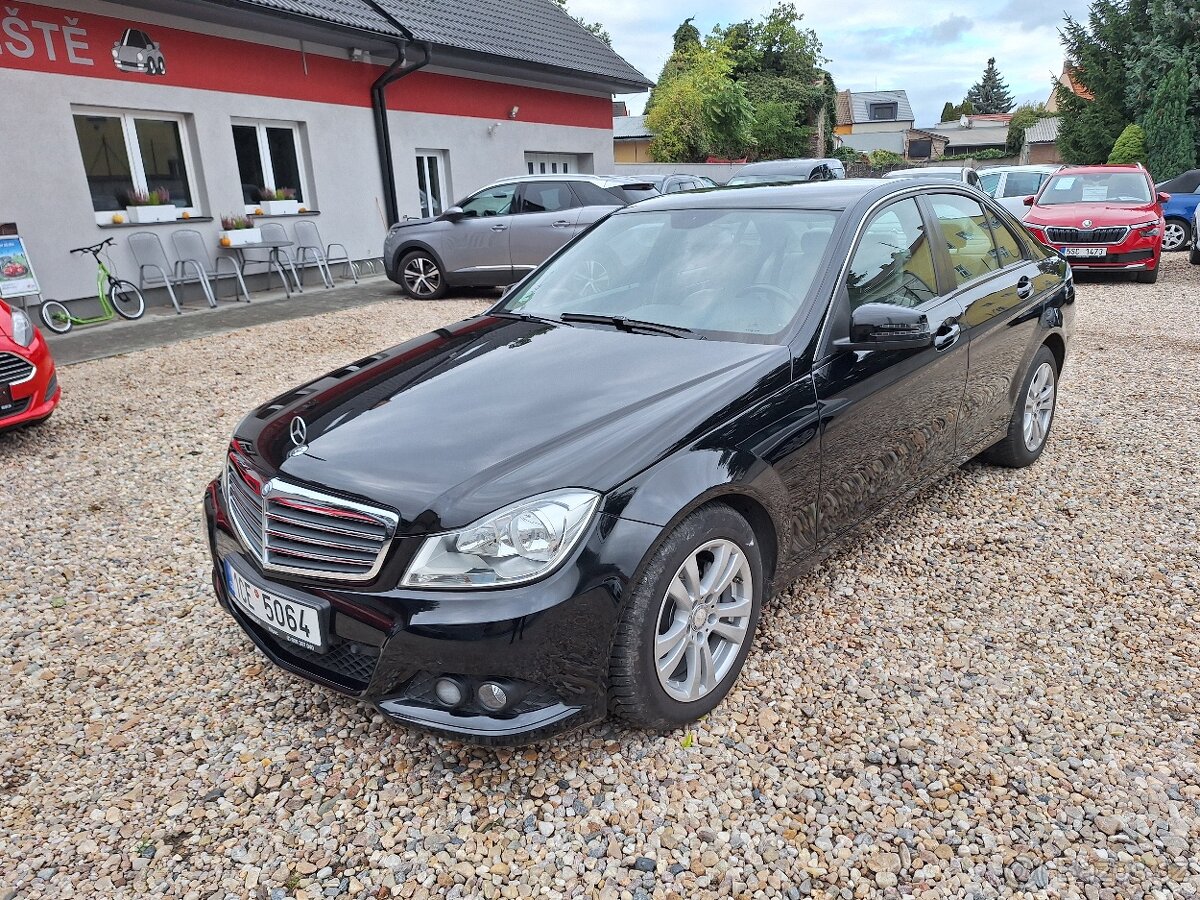 Mercedes-Benz C 180CDi 80KW Classic , Manuální převodovka