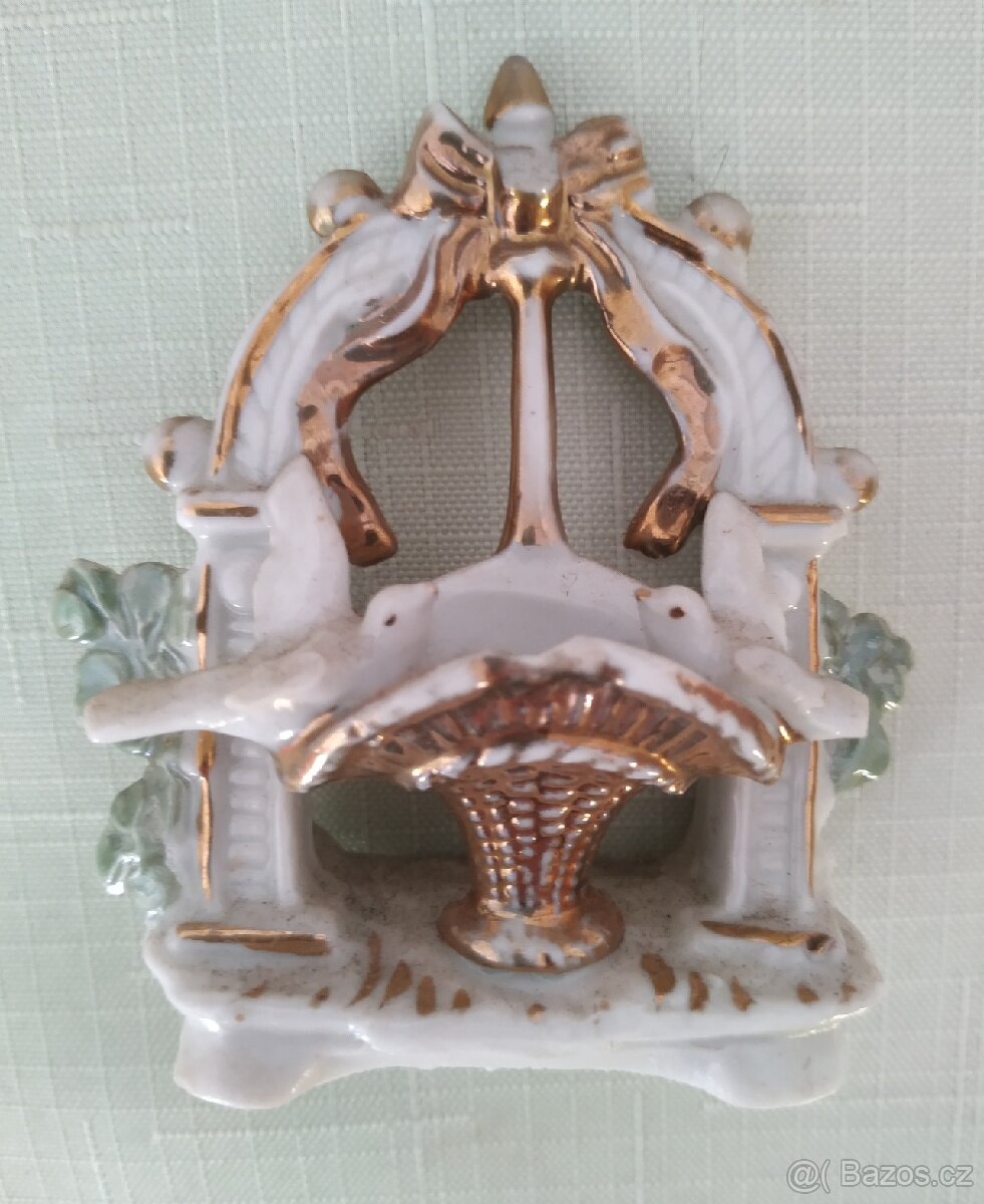 Starožitnosti - porcelánový zamilovaný motiv