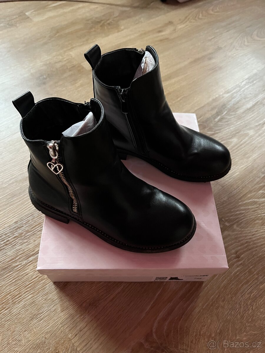 Dívčí kotníčkové boty vel.34