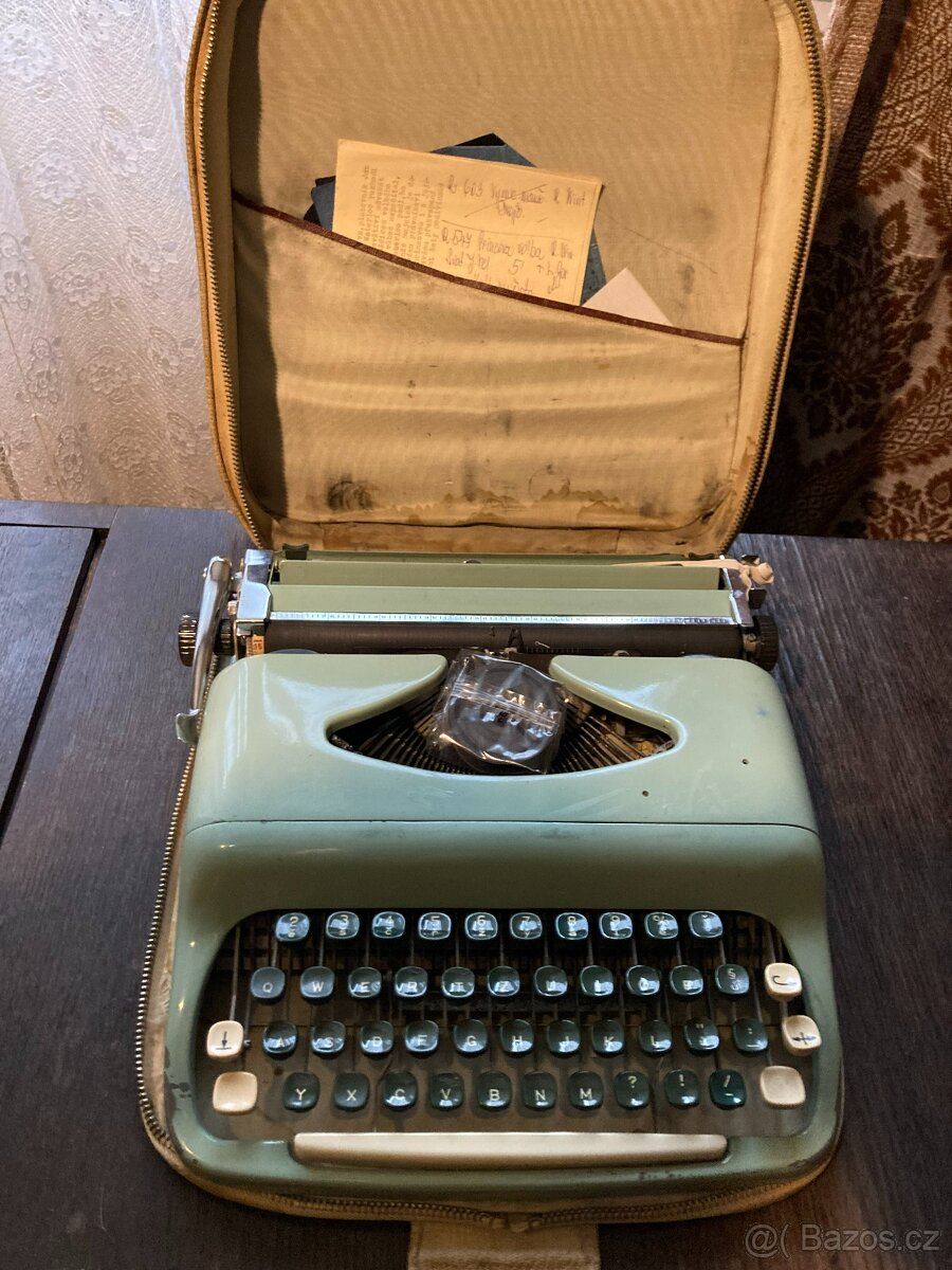 Prodám historický psací stroj