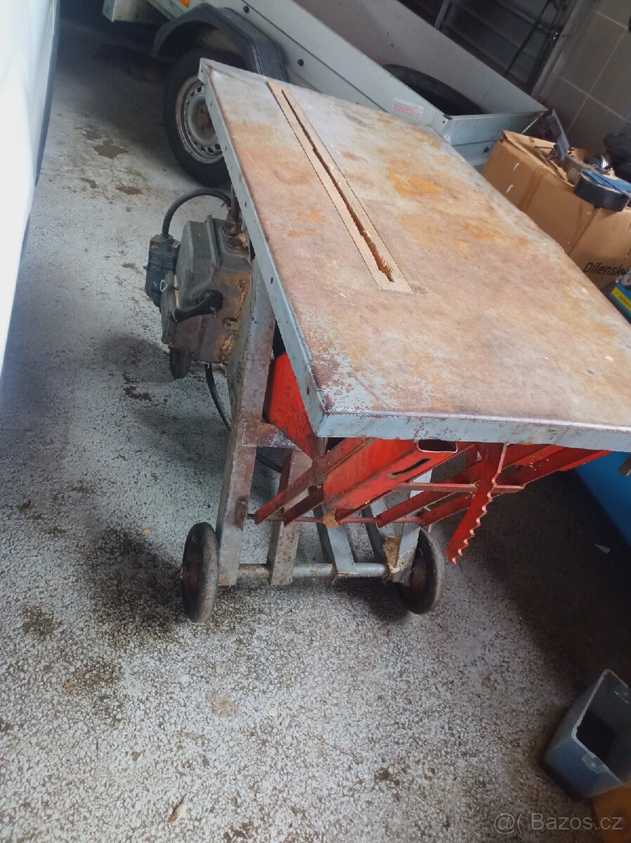 Tovární kolébková pila (cirkulárka) Hop 66