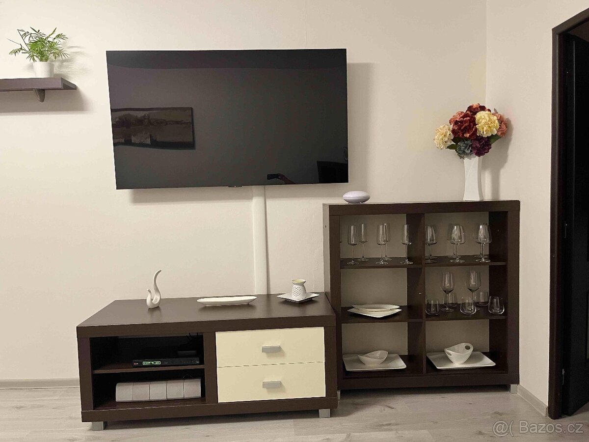 Nábztek do obývacího pokoje