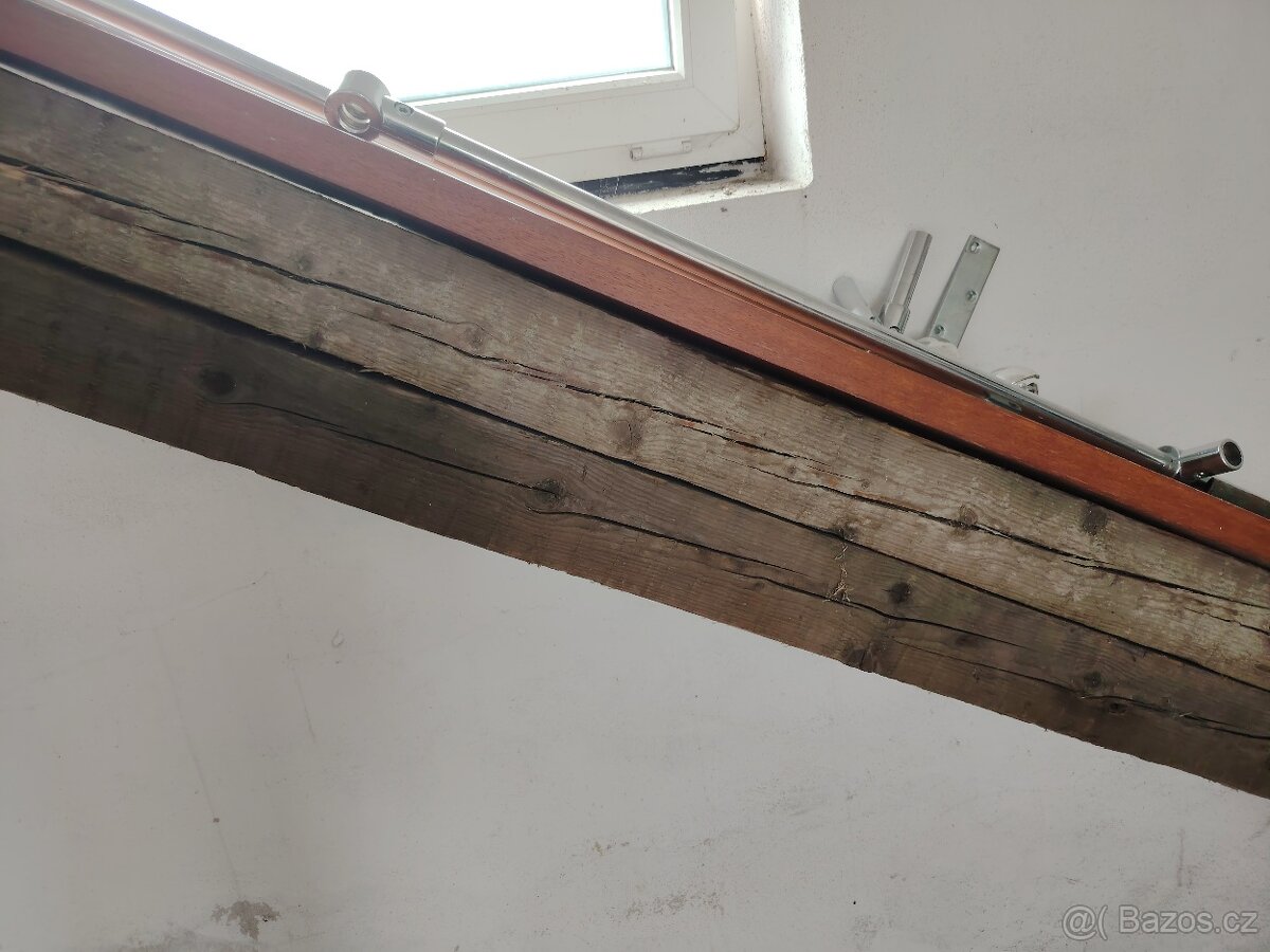 Dřevěné trámy 2 kusy