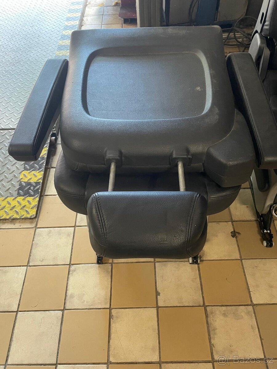 Sedačky Mercedes benz