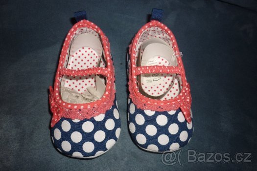 Capáčky pro holčičku, vč. krabičky N.O.V.É.