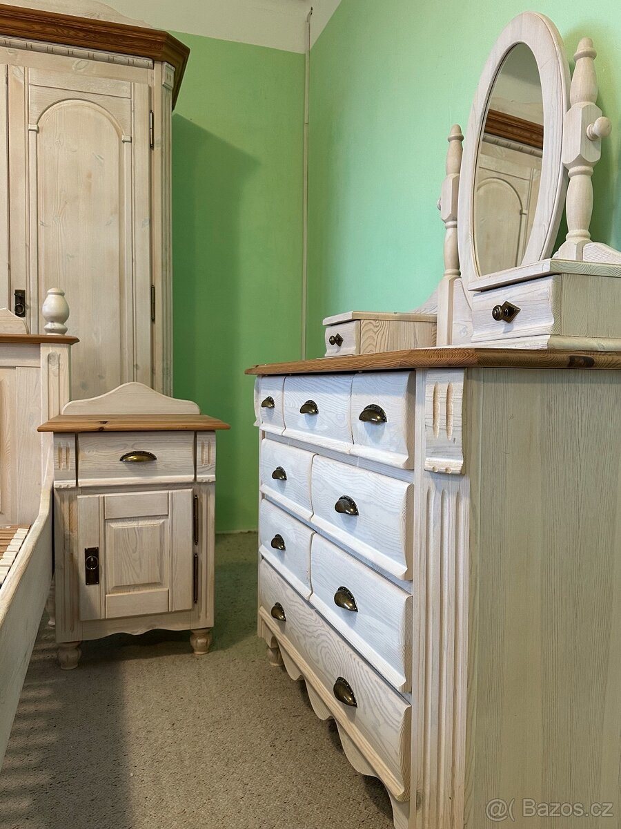 Vintage kompletní dřevěná ložnice, bílá Shabby Chic styl