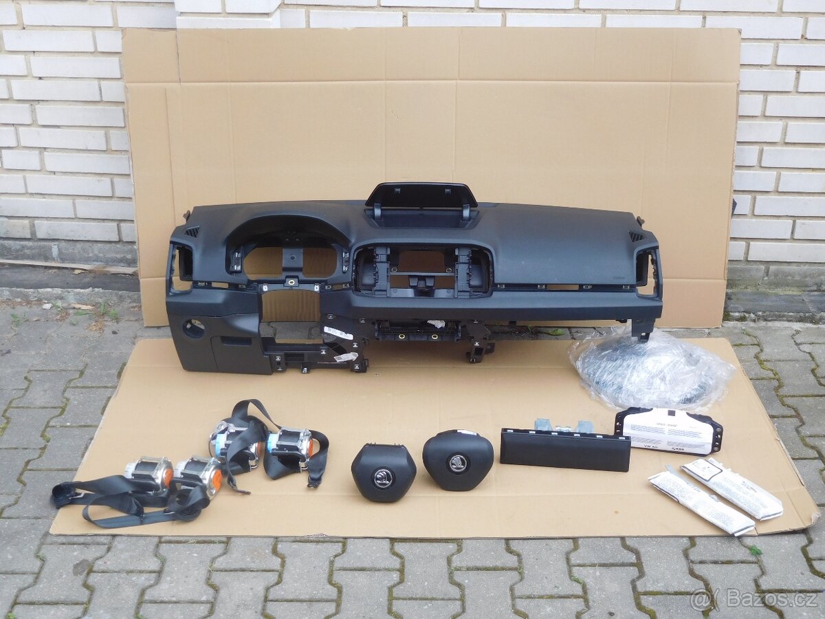 Škoda Karoq , palubka, airbagy, pasy ,sedačky airbagy.