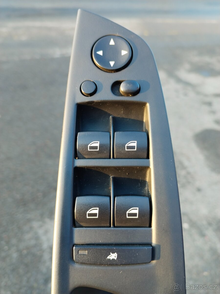 Spínač ovládání oken a zrcátek BMW