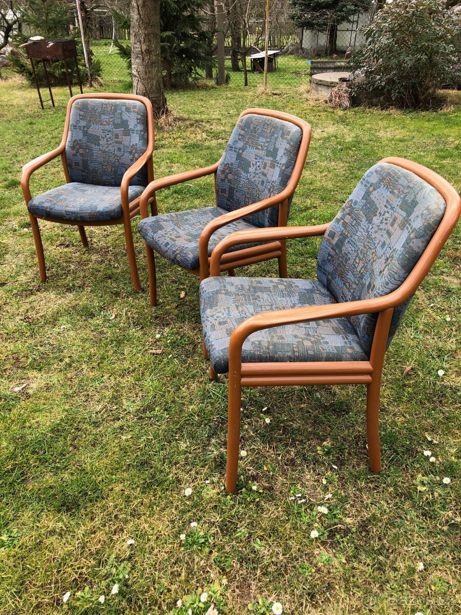 Prodám čtyři čalouněné židle