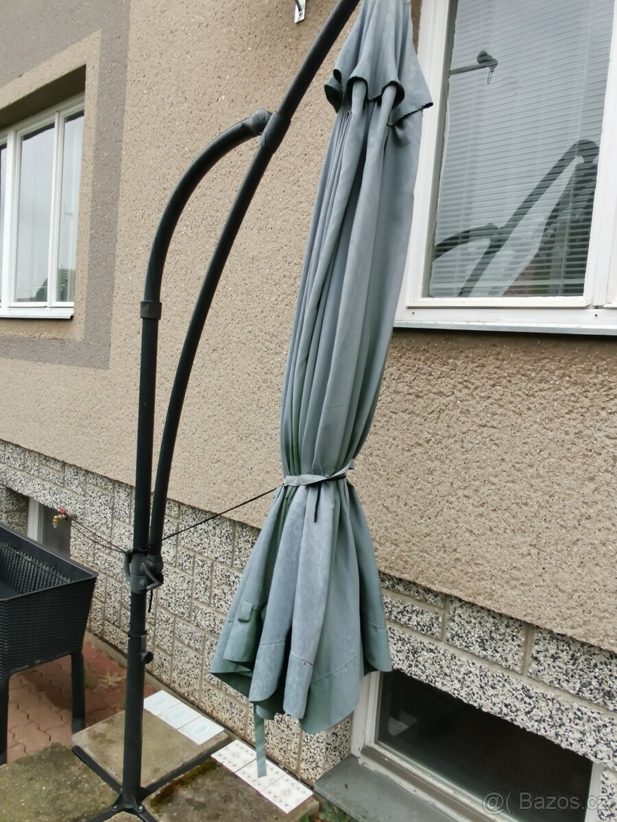 Zahradní slunečník