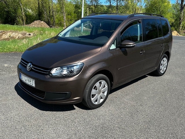 VW Touran 2.0TDi, r.2011, 1.maj., serviska, STK, zimaky