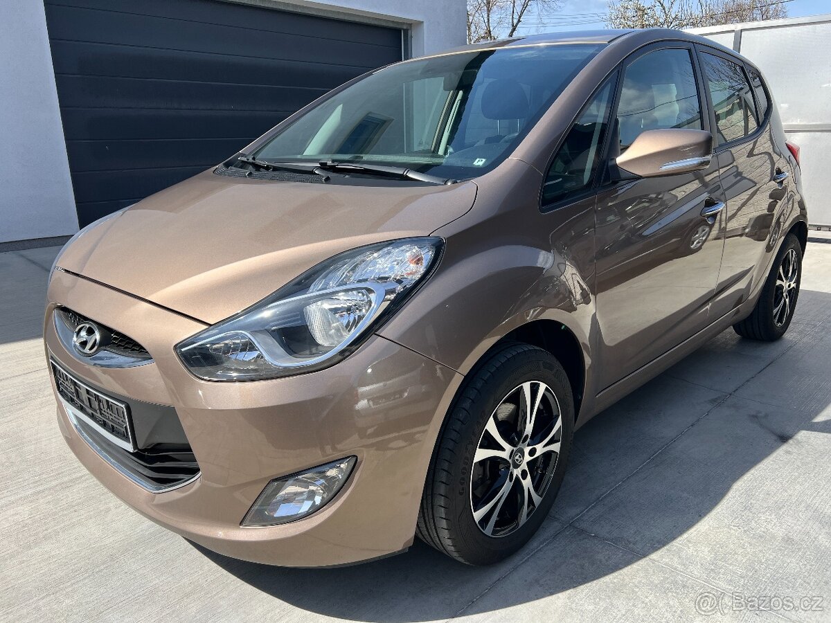 HYUNDAI ix20 1.6i 92 KW PDC TEMPOMAT VYHŘ.SEDADLA 2xALU KOLA