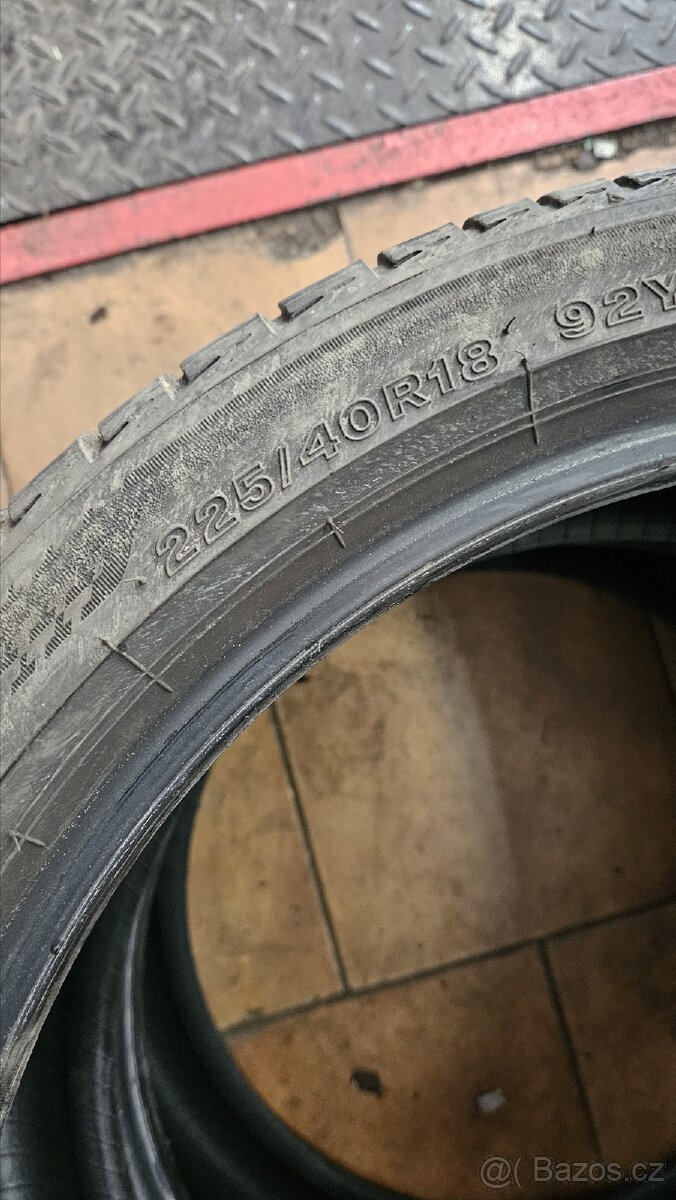 Letní 2ks pneu 225/40/R18 Bridgestone