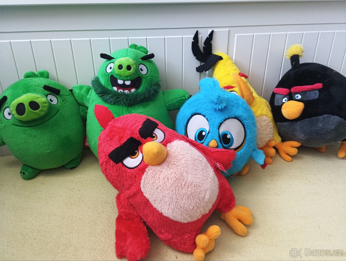 Kompletní sada plyšáků Angry Birds.