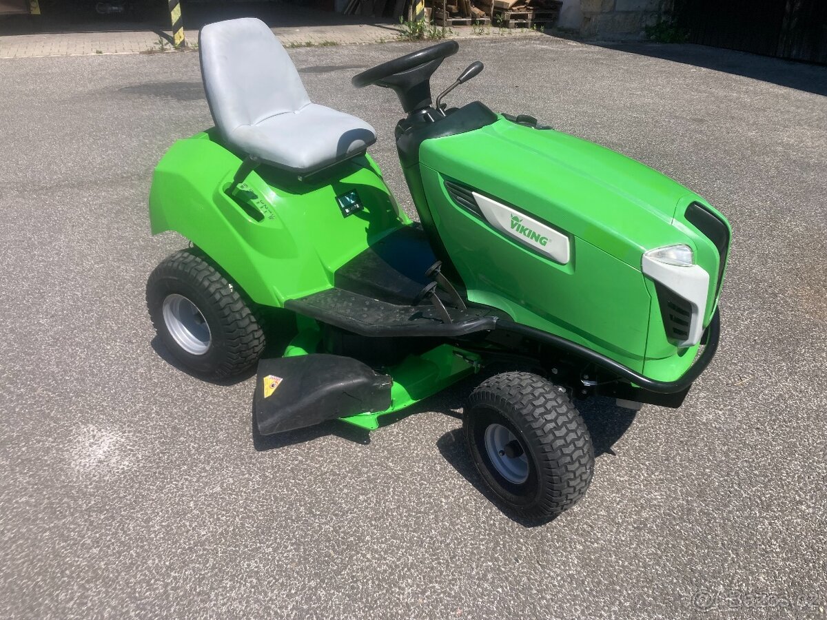 Zahradní traktor Viking