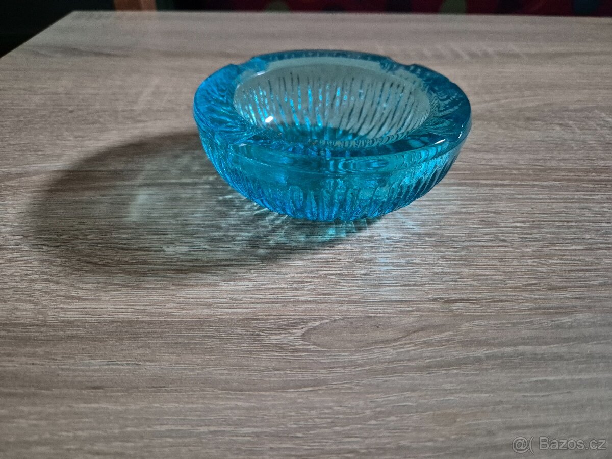 Skleněný popelník