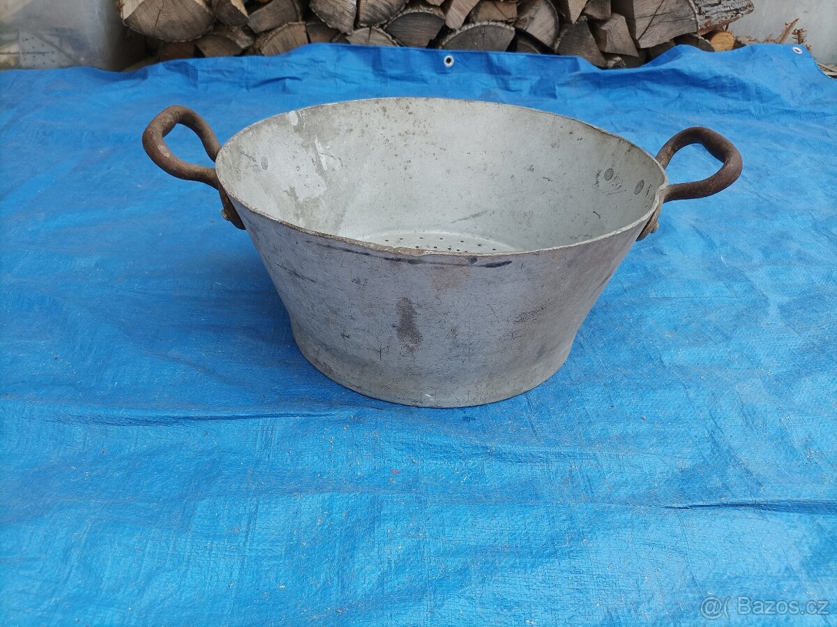Hliníkový cedník, průměr 37 cm, značený