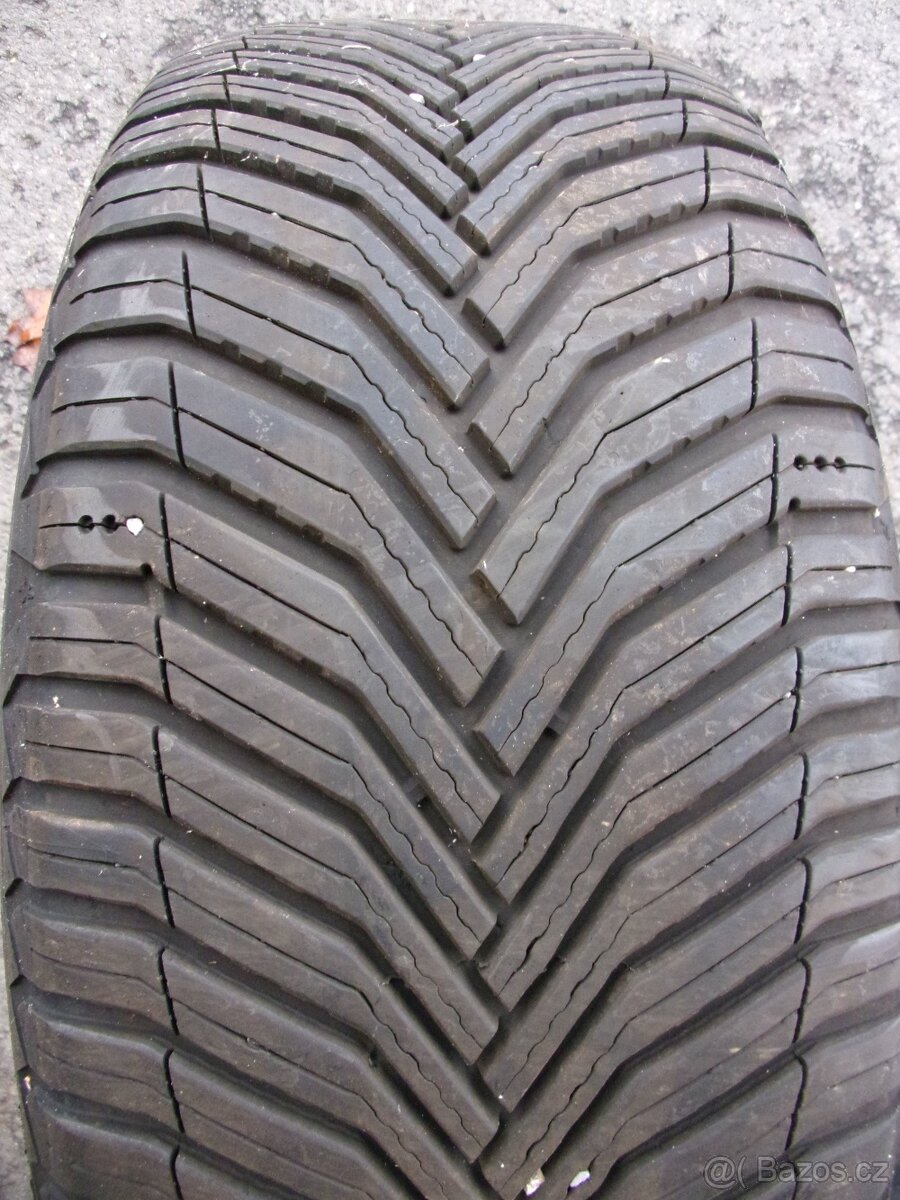 1x celoroční pneu 235/45/18 94W Michelin CrossClimate 2