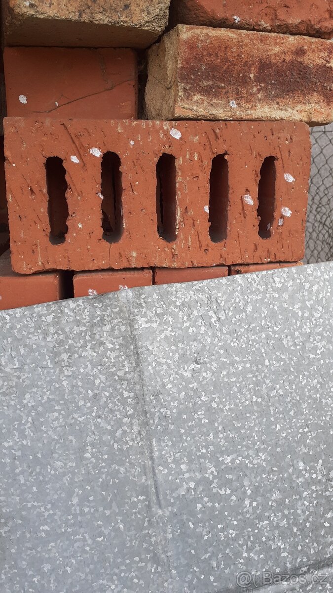 Cihly licovky z Jirčan