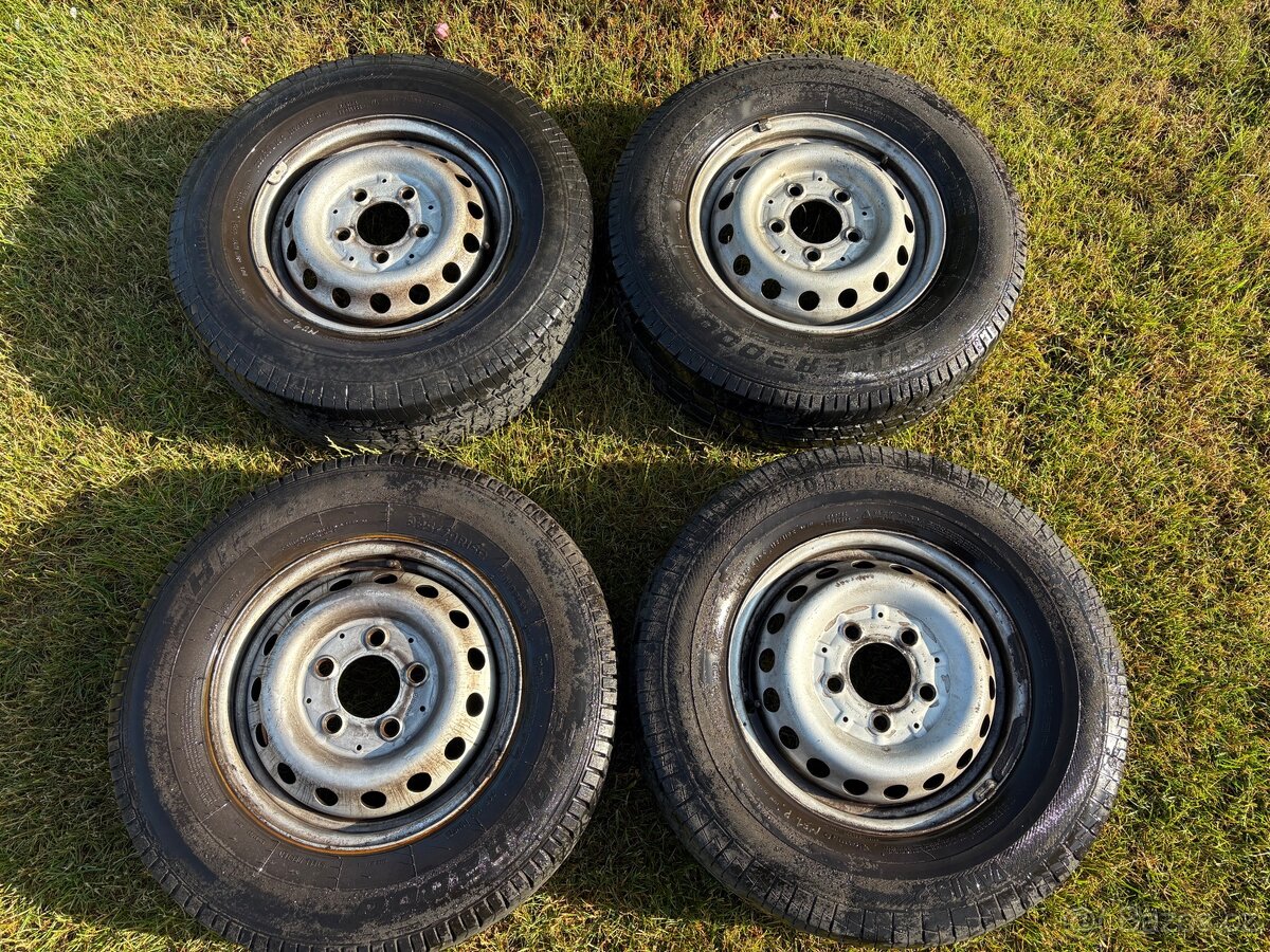 Sada kol Mercedes Sprinter 225/70 R15C